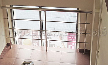 Межэтажное ограждение окна из нержавейки купить в Краснодаре