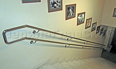 Двойной пристенный поручень из нержавейки купить в Краснодаре