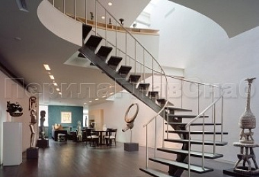 Изготовление лестниц для загородного дома купить в Краснодаре