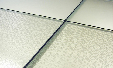 Стеклянный пол в квартиру с декоративным стеклом купить в Краснодаре