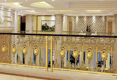 Ограждения под золото из латуни купить в Краснодаре