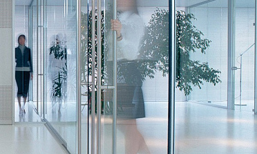 Перегородки в офис с прозрачным стеклом премиум купить в Краснодаре