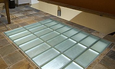 Стеклянный пол в квартиру с подсветкой купить в Краснодаре