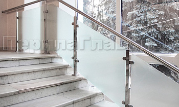 Ограждениие из нержавейки со стеклом для окон в Краснодаре. Готовые проекты ПерилаГлавСнаб