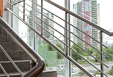 Ограждение на окна из нержавеющей стали купить в Краснодаре