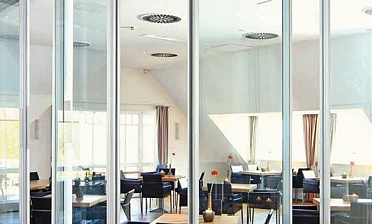 Стеклянные перегородки для зоны отдыха в офисе купить в Краснодаре