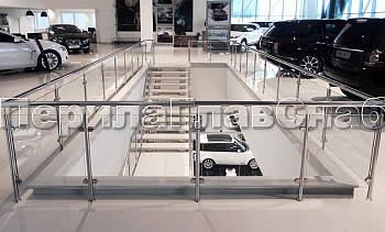 Ограждение атриума со стеклом и стойками в Краснодаре. Готовые проекты ПерилаГлавСнаб