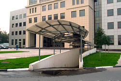 Козырьки и навесы на металлокаркасе в Краснодаре. Готовые проекты ПерилаГлавСнаб - фото 23