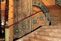 Латунные перила под золото в Краснодаре. Готовые проекты ПерилаГлавСнаб - фото 3