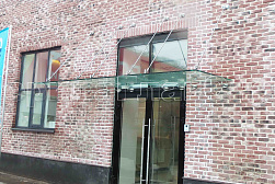 Стеклянные козырьки на вантах в Краснодаре. Готовые проекты ПерилаГлавСнаб - фото 23