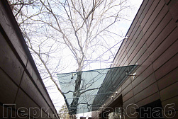 Стеклянные козырьки на вантах в Краснодаре. Готовые проекты ПерилаГлавСнаб - фото 26