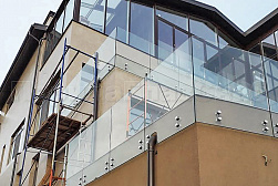 Цельностеклянные ограждения на несущем стекле в Краснодаре. Готовые проекты ПерилаГлавСнаб - фото 8