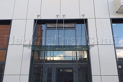 Стеклянные козырьки на вантах в Краснодаре. Готовые проекты ПерилаГлавСнаб - фото 11