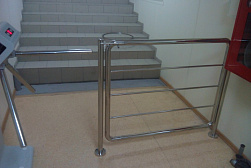 Ограждение лестницы от детей в Краснодаре. Готовые проекты ПерилаГлавСнаб - фото 7