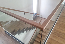 Цельностеклянные ограждения на несущем стекле в Краснодаре. Готовые проекты ПерилаГлавСнаб - фото 16