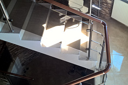 Перила и ограждения из нержавейки и дерева в Краснодаре. Готовые проекты ПерилаГлавСнаб - фото 26