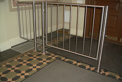 Ограждение лестницы от детей в Краснодаре. Готовые проекты ПерилаГлавСнаб - фото 1