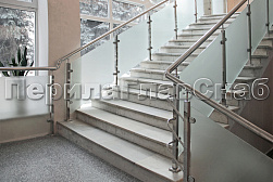 Стеклянные ограждения для торговых  и бизнес центров в Краснодаре. Готовые проекты ПерилаГлавСнаб - фото 2