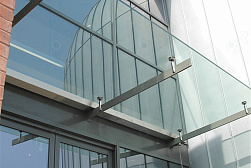 Консольные козырьки и навесы в Краснодаре. Готовые проекты ПерилаГлавСнаб - фото 9