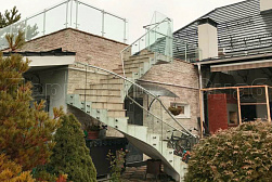 Цельностеклянные ограждения на несущем стекле в Краснодаре. Готовые проекты ПерилаГлавСнаб - фото 11