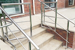 Ограждение лестницы от детей в Краснодаре. Готовые проекты ПерилаГлавСнаб - фото 4